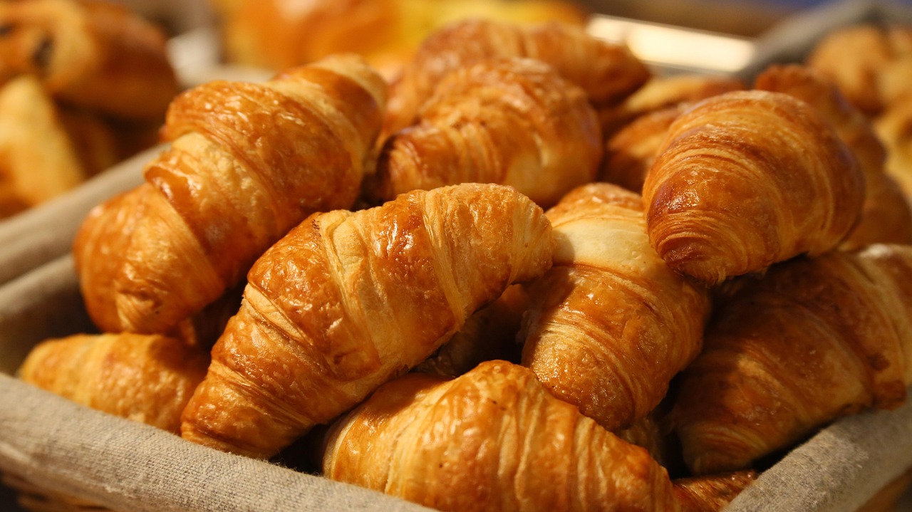 bread, croissant, morning, puff paste, puff pastry, flaky pastry, bakery, breakfast, dessert, sweet, snack, homemade, delicious, cuisine, tasty, pie, bake, pastry, bun, nutrition, delicacy, assortment, puff, brown bread, brown dessert, brown…